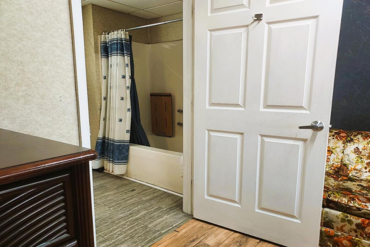 Studio Inn And Suites Galloway Exteriör bild